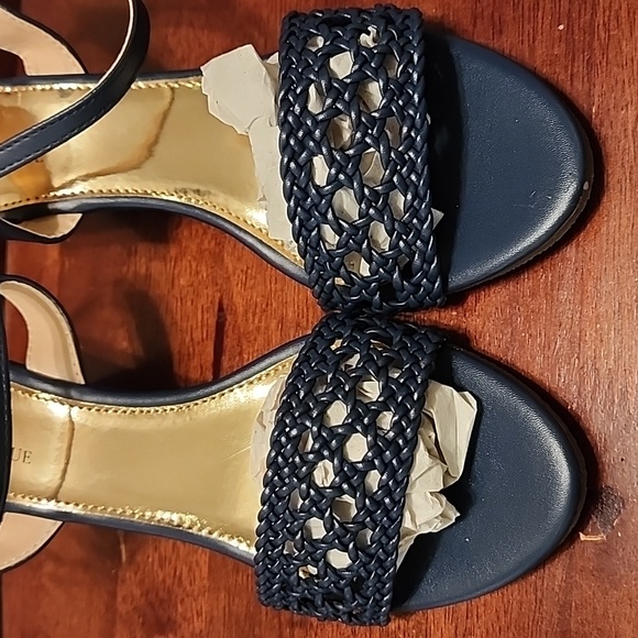 Sandals - Picture 5 of 6